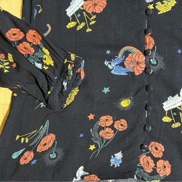 Modcloth Classic Captivation Wizard of Oz Print Button Down Blouse Medium - Picture 3 of 9